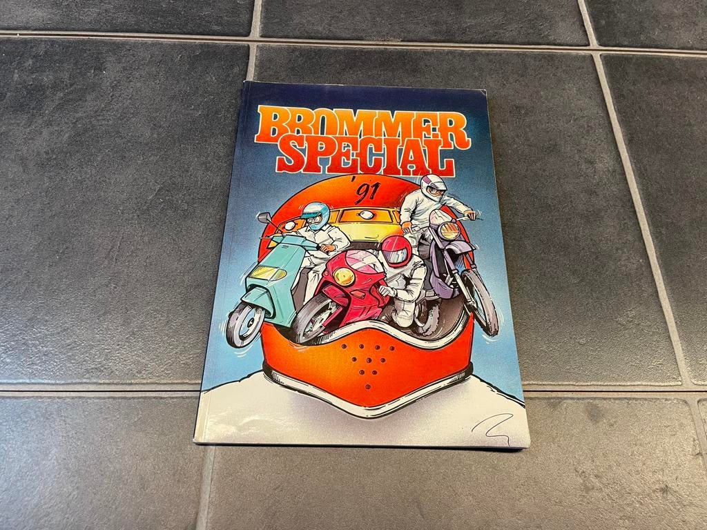 Honda wallaroo boek, Fietsen en Brommers, Brommeronderdelen | Algemeen, Ophalen of Verzenden, Zo goed als nieuw