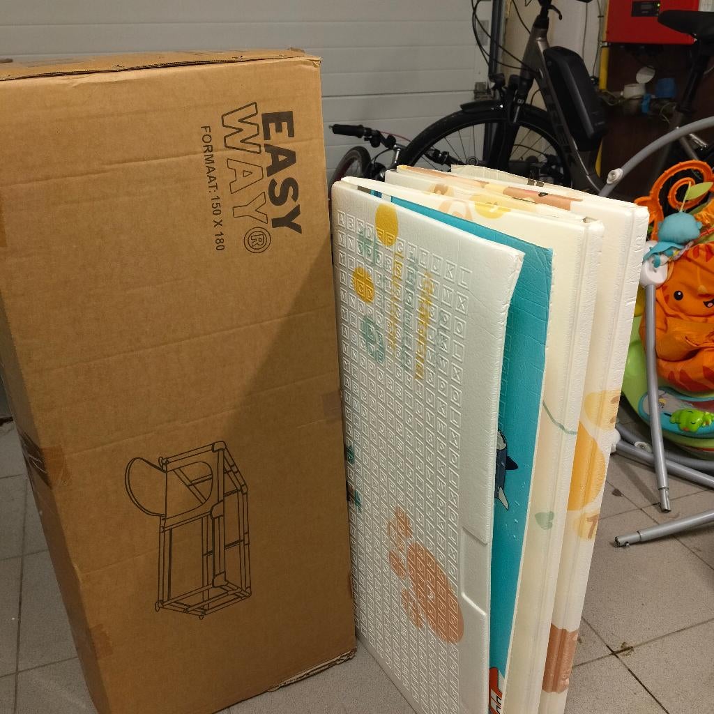 Grote baby grondbox 150x180 + dikke foam speelmat + doos, Kinderen en Baby's, Speelgoed | Babyspeelgoed, Ophalen, Gebruikt, Overige typen