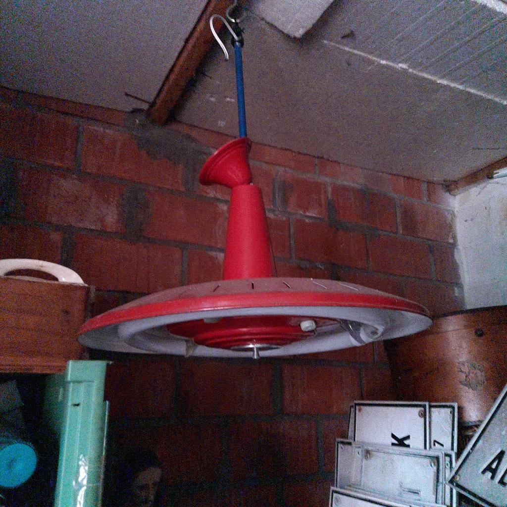 Écoutez les années 70. rouge - bleu., Enlèvement