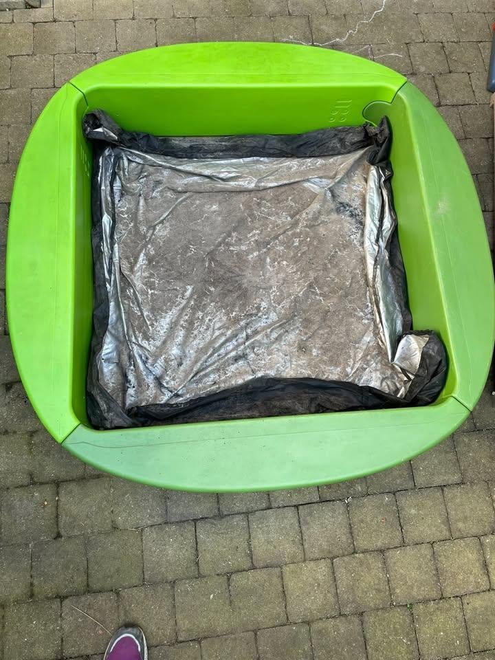 bac a sable avec couvercle, Enfants & Bébés, Jouets | Extérieur | Bacs à sable, Enlèvement, Utilisé