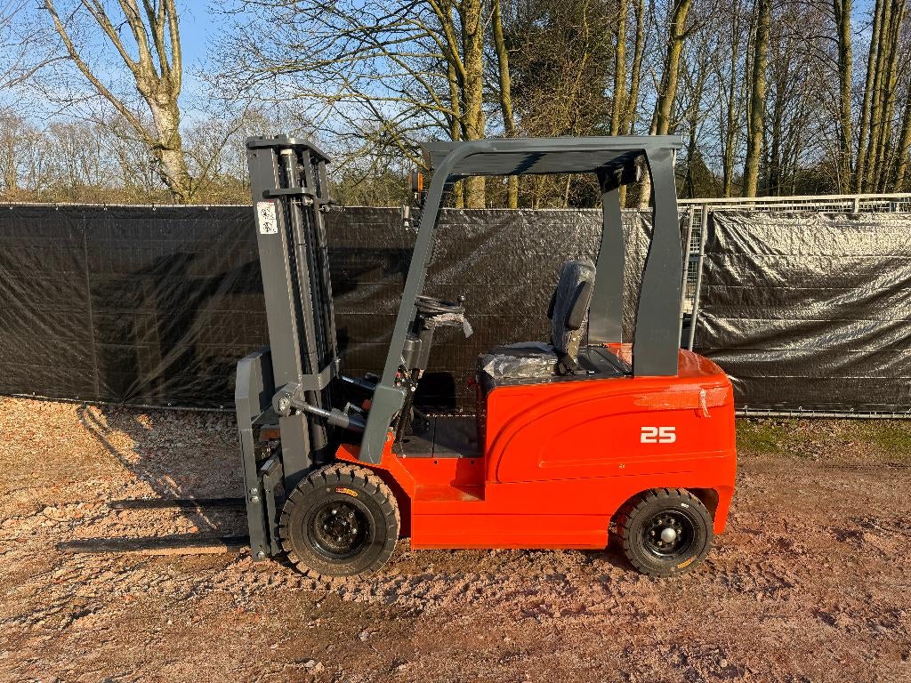 Chariot élévateur Machpro (2500 kg) NOUVEAU, Articles professionnels, Machines & Construction | Chariots élévateurs & Transport interne