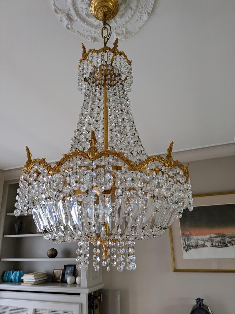 Lustre en cristal, Enlèvement