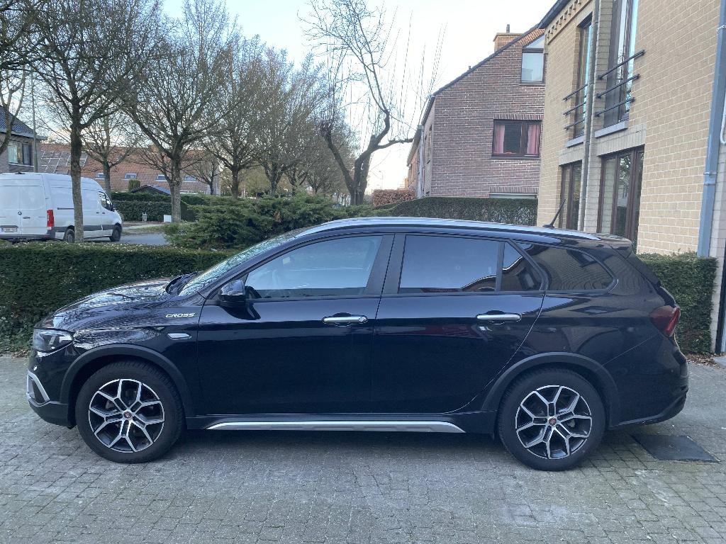 Fiat Tipo Station Wagon Cross 1.0 FireFly 100 PK – 2023, Auto's, Stof, Zwart, 5 deurs, Particulier