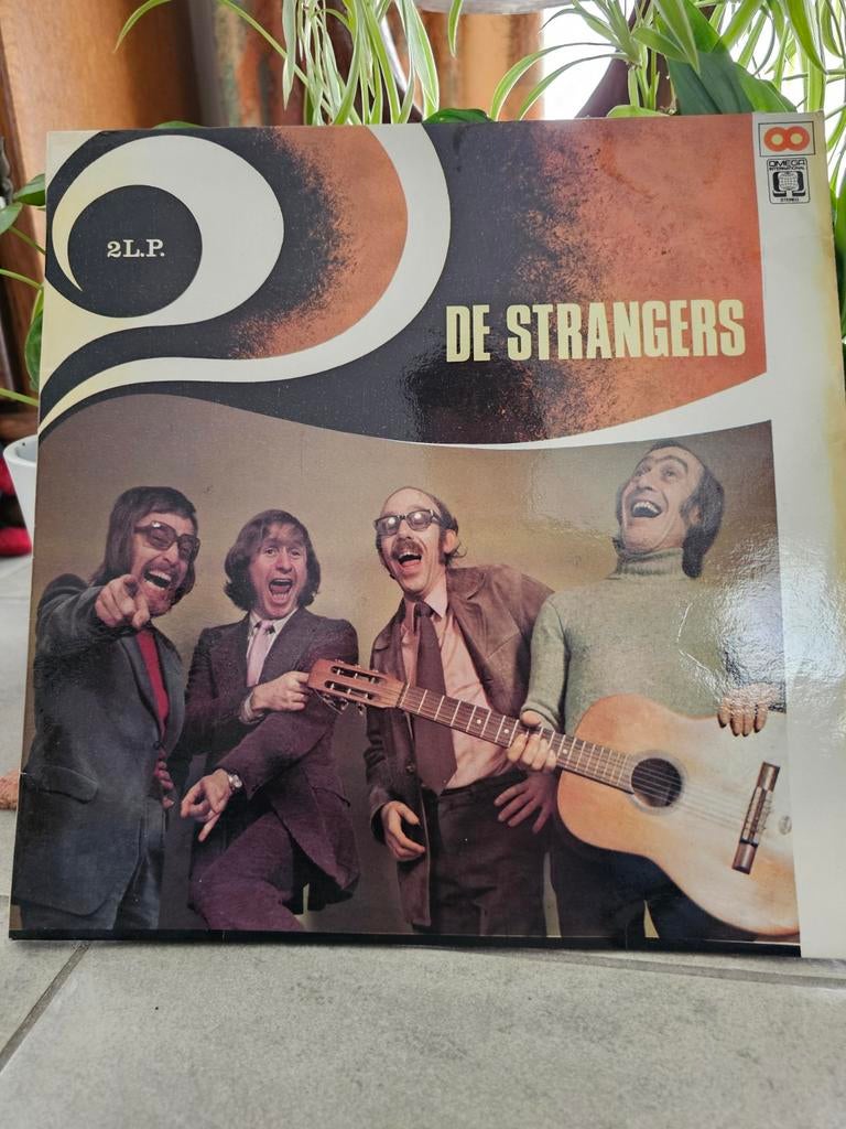 Lp De Strangers, Ophalen