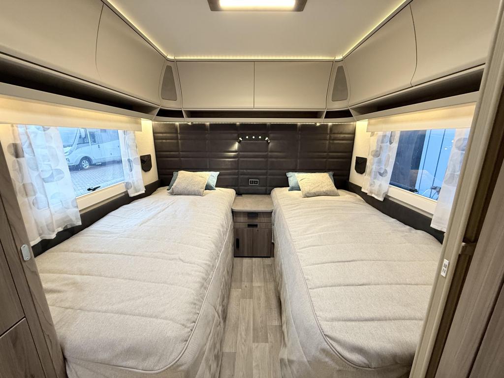 Kabe Royal 560 GLE, 6 à 7 mètres, Entreprise, Kabe, Banquette en rond