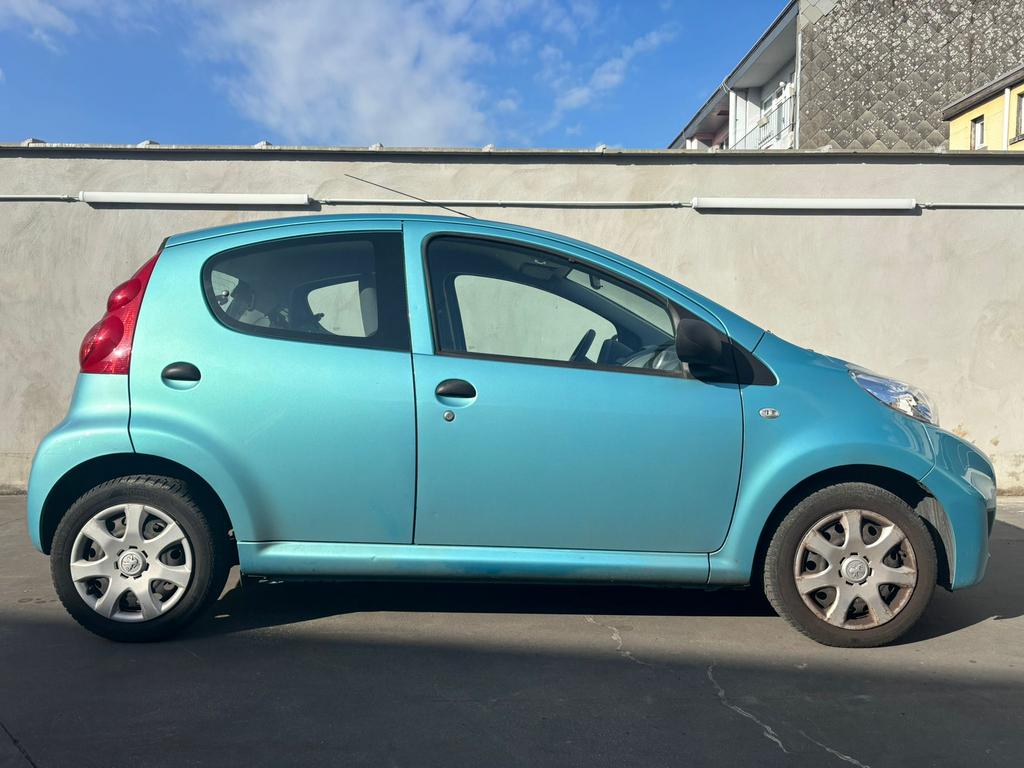 Peugeot 107 1.0 essence 2011 150 000 km, Autos, Euro 5, Achat, Entreprise, Noir