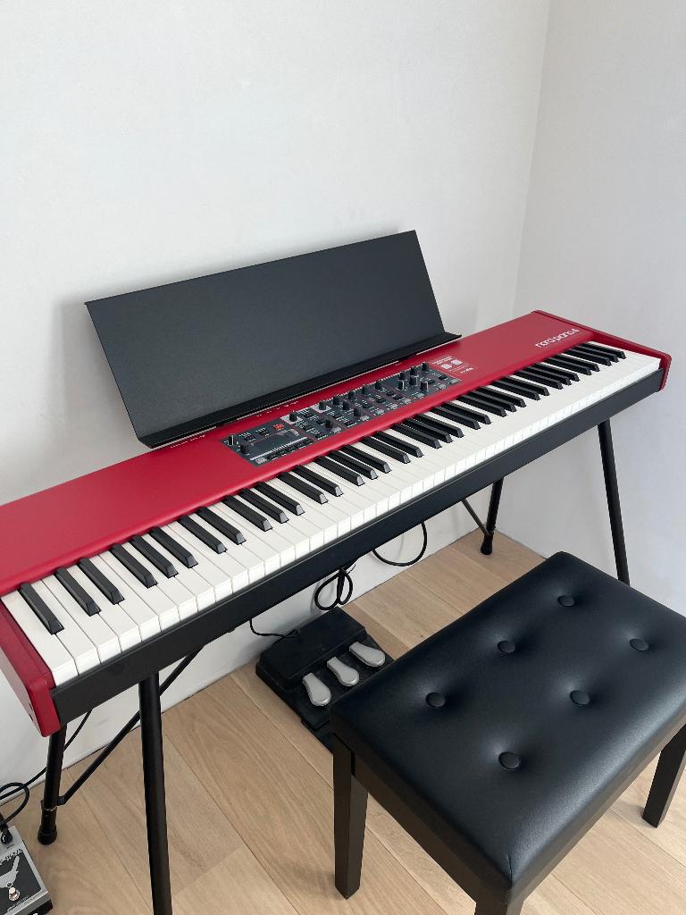 Nord Piano 4, Muziek en Instrumenten, Piano's, Ophalen, Overige kleuren, Digitaal, Zo goed als nieuw