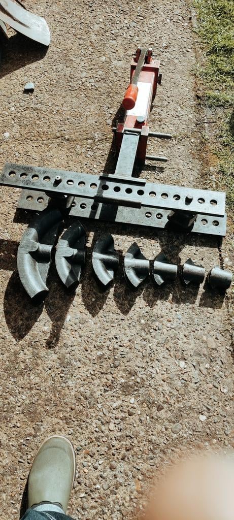 hydraulische buiqmachine, Ophalen, Zo goed als nieuw