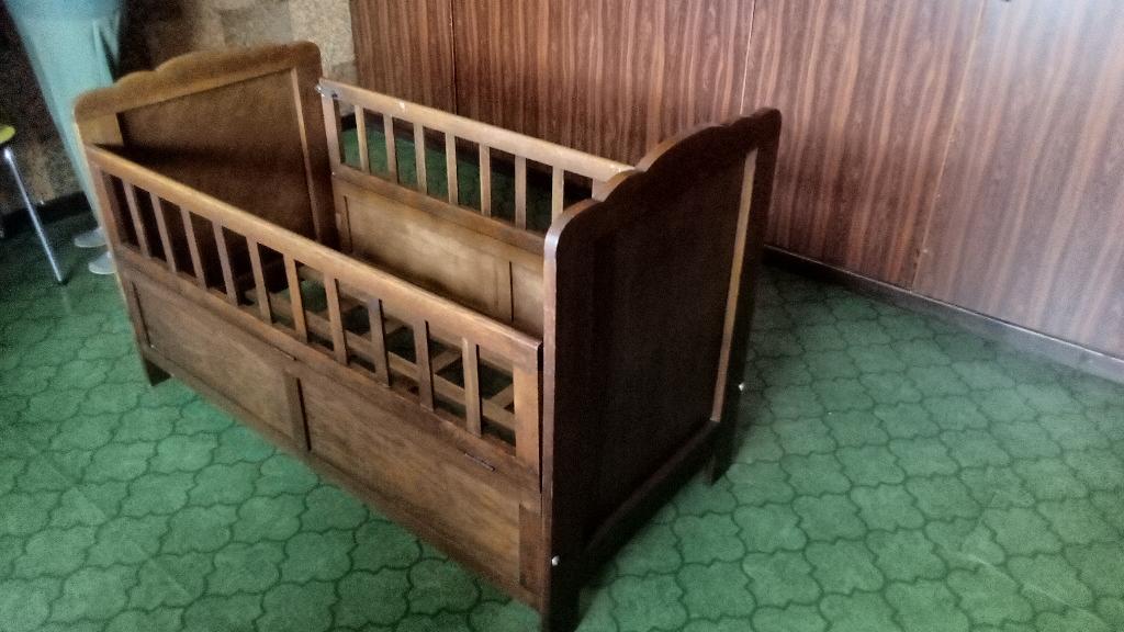 Lit bébé, Antiquités & Art, Enlèvement