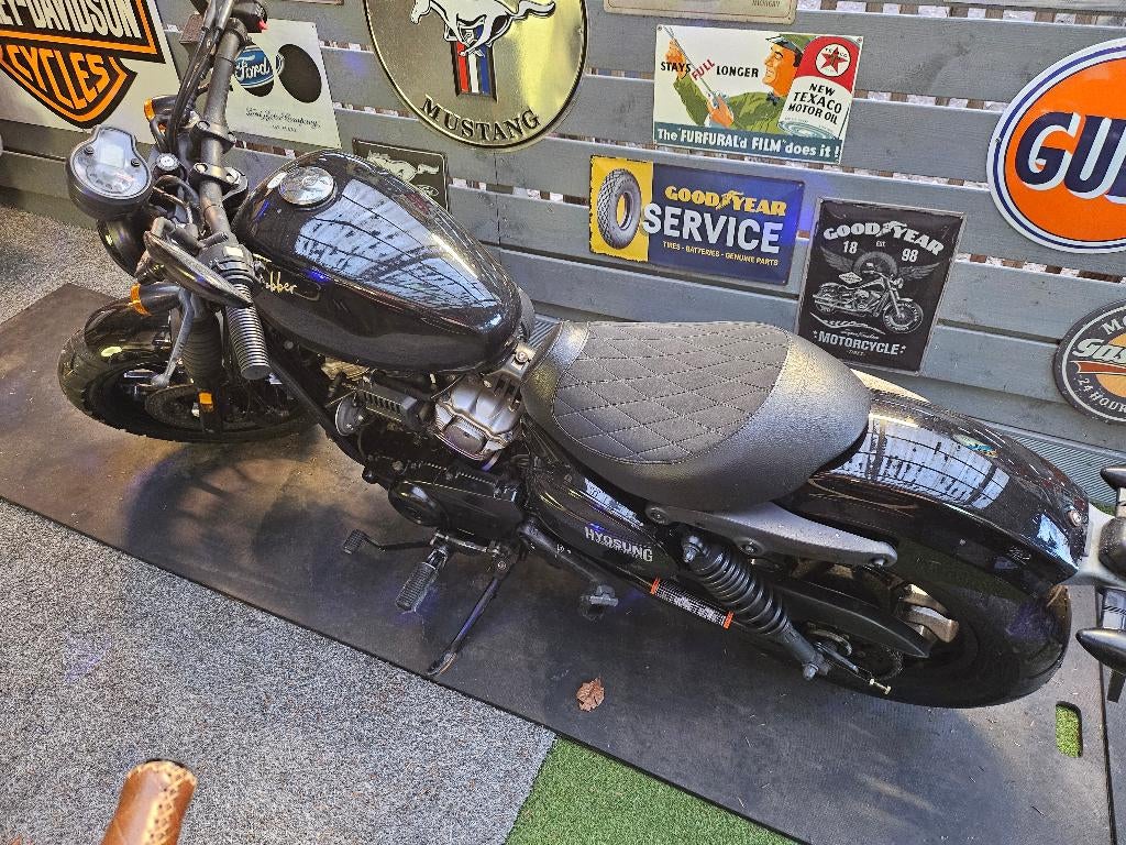 Motorfiets 125, Chopper, 2 cylindres, Particulier, 125 cm³