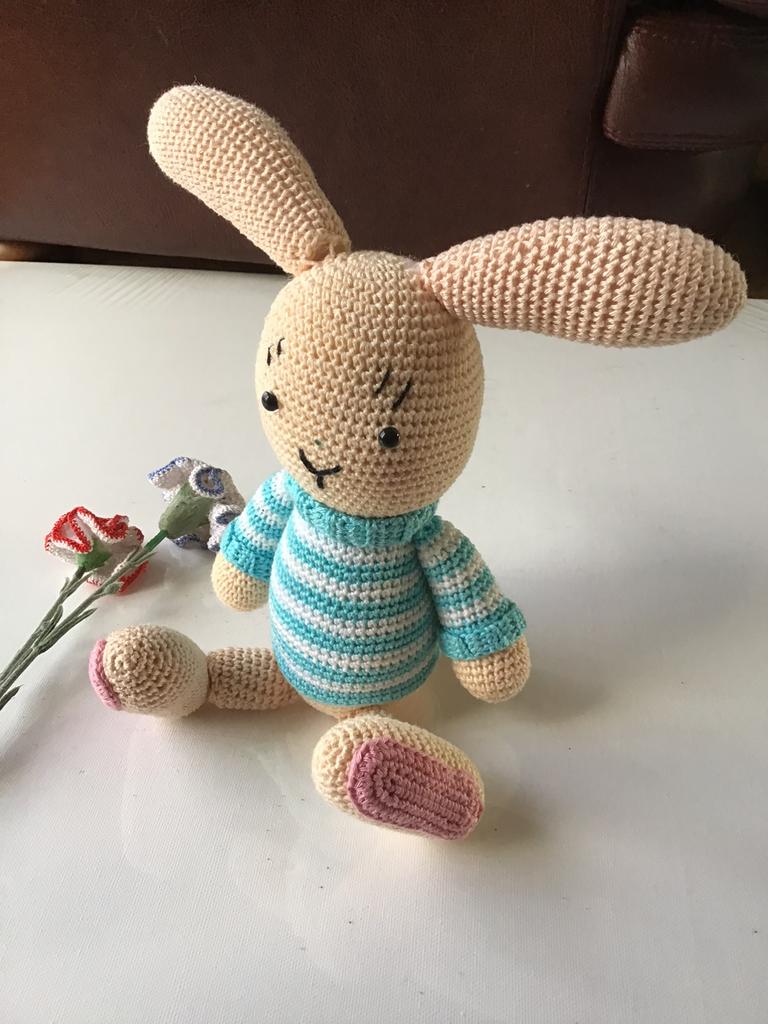 Konijntje , mandje , bloempjes, Ophalen of Verzenden, Zo goed als nieuw