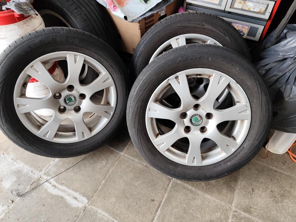 4 Jantes et pneus Été pour Skoda superb combi de 2012- 2015, Enlèvement, Pneus été, Pneu(s)