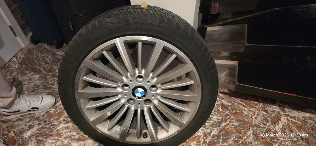 Jantes BMW de 18 po et pneus d'hiver performants GoodYear, Autos : Pièces & Accessoires, Pneus & Jantes, Pneus et Jantes, Pneus hiver