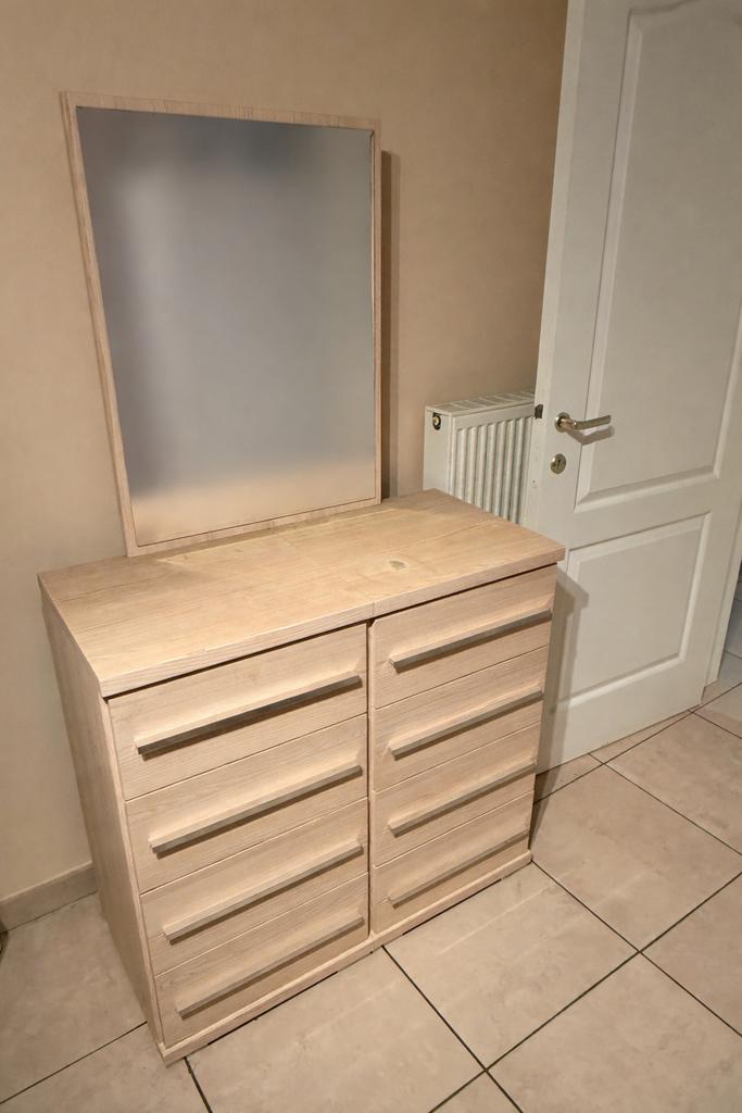 Kast met spiegel, Ophalen, Gebruikt