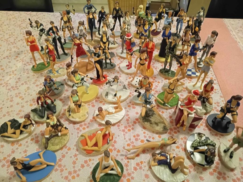 Lara Croft / Tomb Raider Statues , lees omschrijving aub, Collections, Enlèvement, Comme neuf