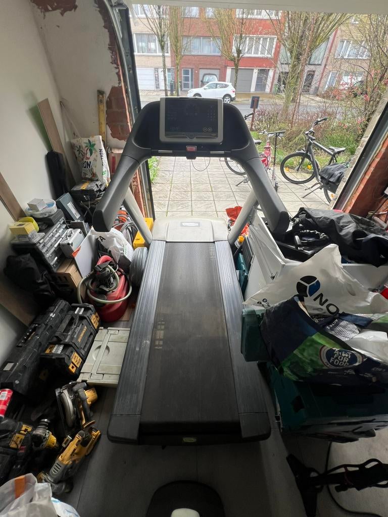 Technogym Run Excite 700 Loopband, Sport en Fitness, Fitnessmaterialen, Zo goed als nieuw, Ophalen