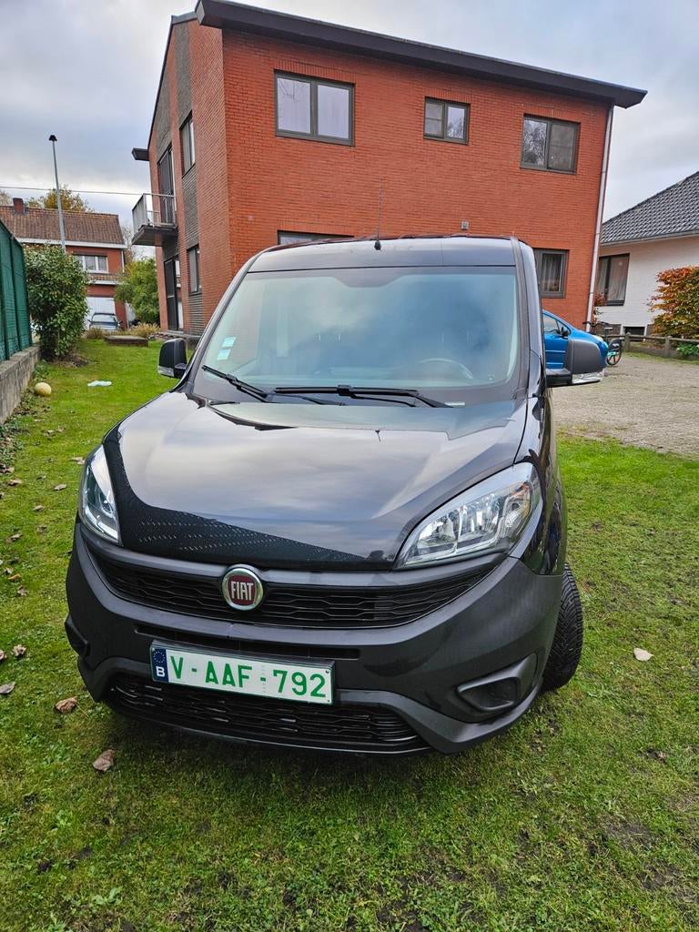 Fiat doblo 2021 diesel 1.4 111000km, Auto's, 4 deurs, Euro 6, Zwart, Onderhoudsboekje