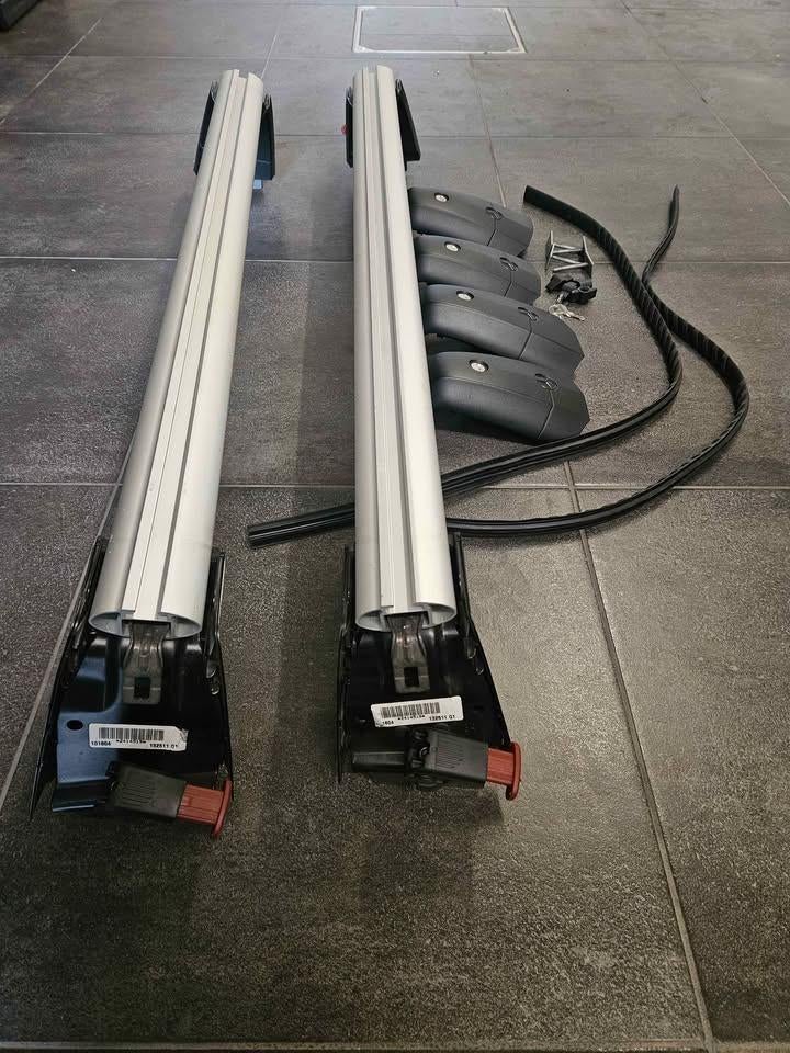 rails de toit d'origine Mercedes CLA, Autos : Pièces & Accessoires, Enlèvement, Utilisé, Mercedes-Benz