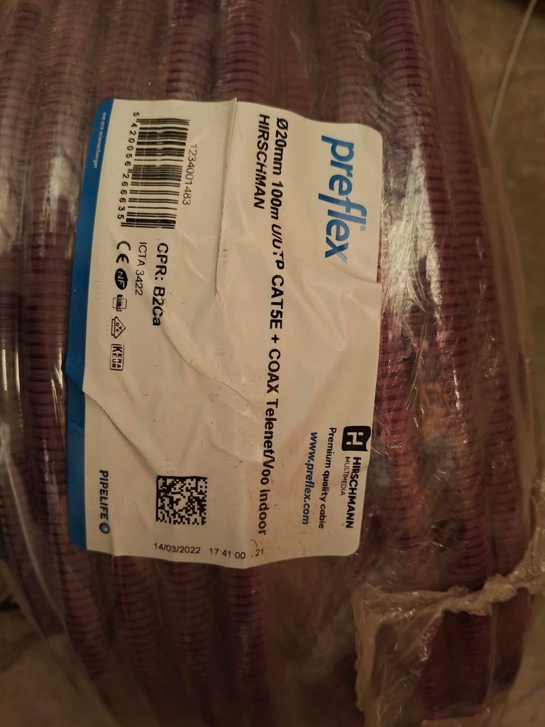 Câble coaxial 100 m + préflex UTP cat5e, Bricolage & Construction, Enlèvement