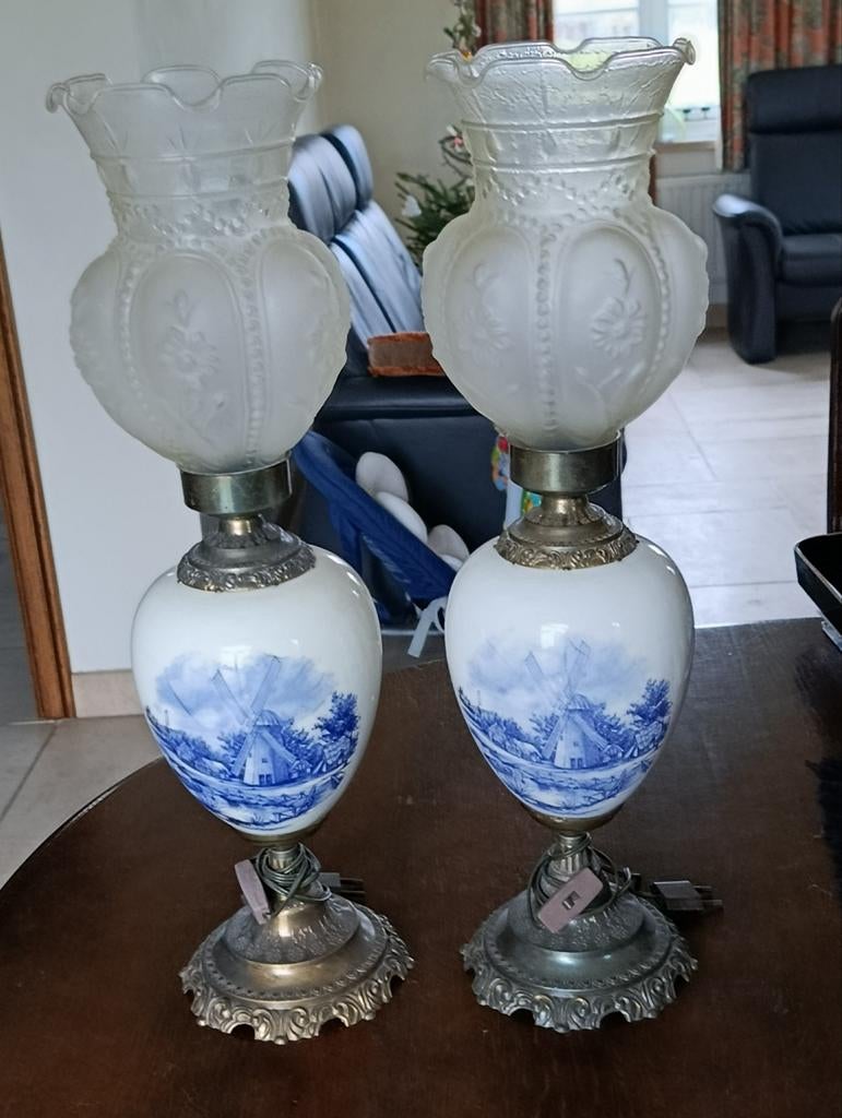 2 kandelaars met lamp in Delft motief, Antiek en Kunst, Ophalen