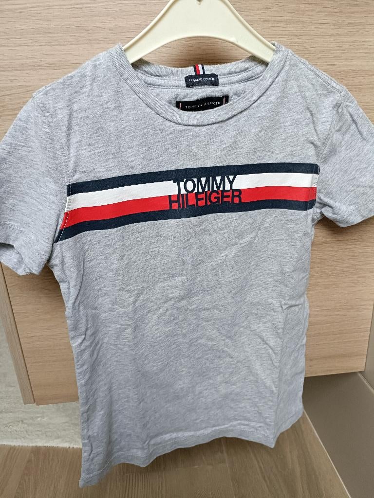 T-shirt Tommy Hilfiger 8 jaar, Kinderen en Baby's, Kinderkleding | Maat 140, Gebruikt, Ophalen of Verzenden, Tommy Hilfiger, Shirt of Longsleeve