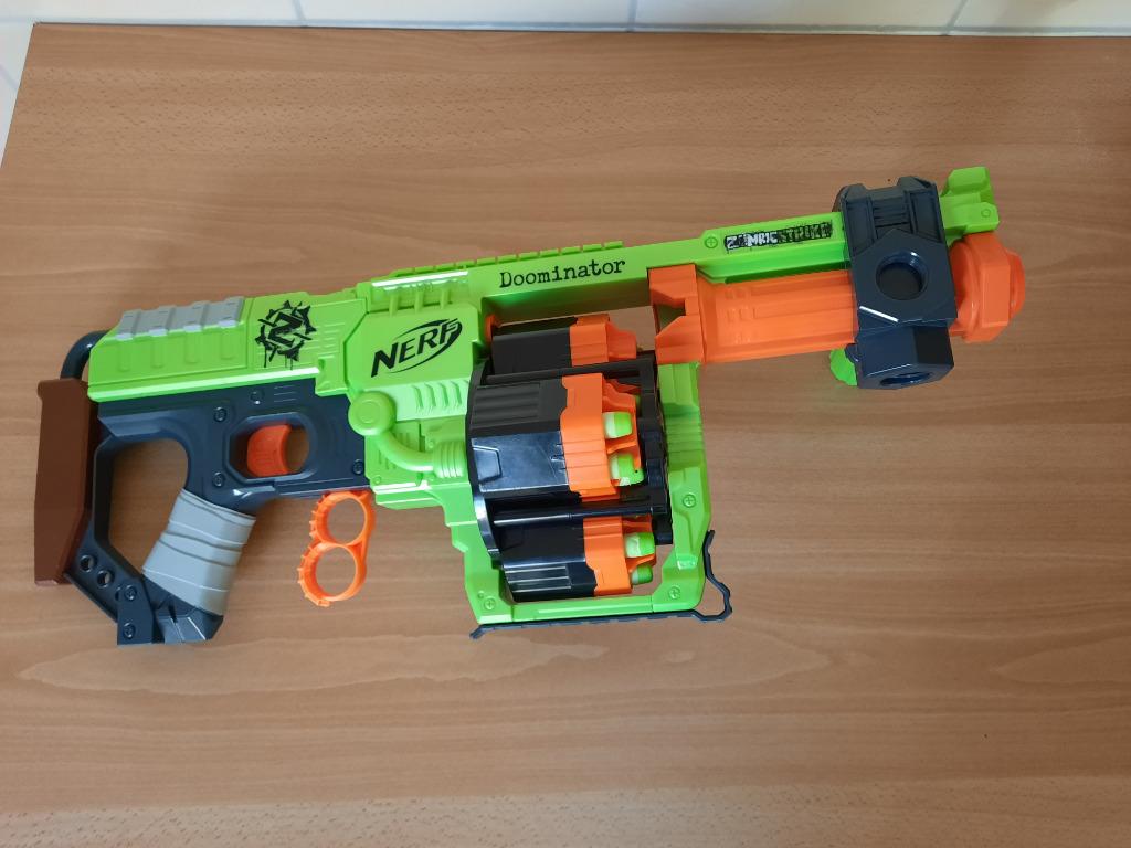 Nerf Zombie Strike Doominator, Ophalen of Verzenden, Zo goed als nieuw