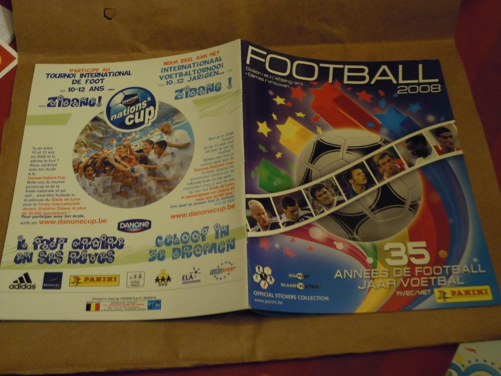Panini 3 albums vides Foot 2008 , 2016 , Coupe du Monde Brés, Collections, Enlèvement ou Envoi, Comme neuf, Affiche, Image ou Autocollant