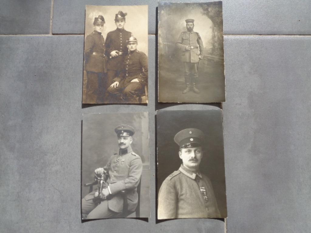 Studio fotografie Duitse soldaten WO 1, met bajonet/medaille, Ophalen of Verzenden, Landmacht, Foto of Poster