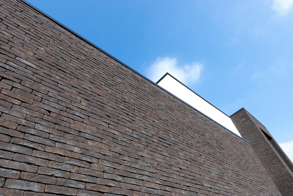 Gevelsteen Ferro Nelissen, Bricolage & Construction, Enlèvement