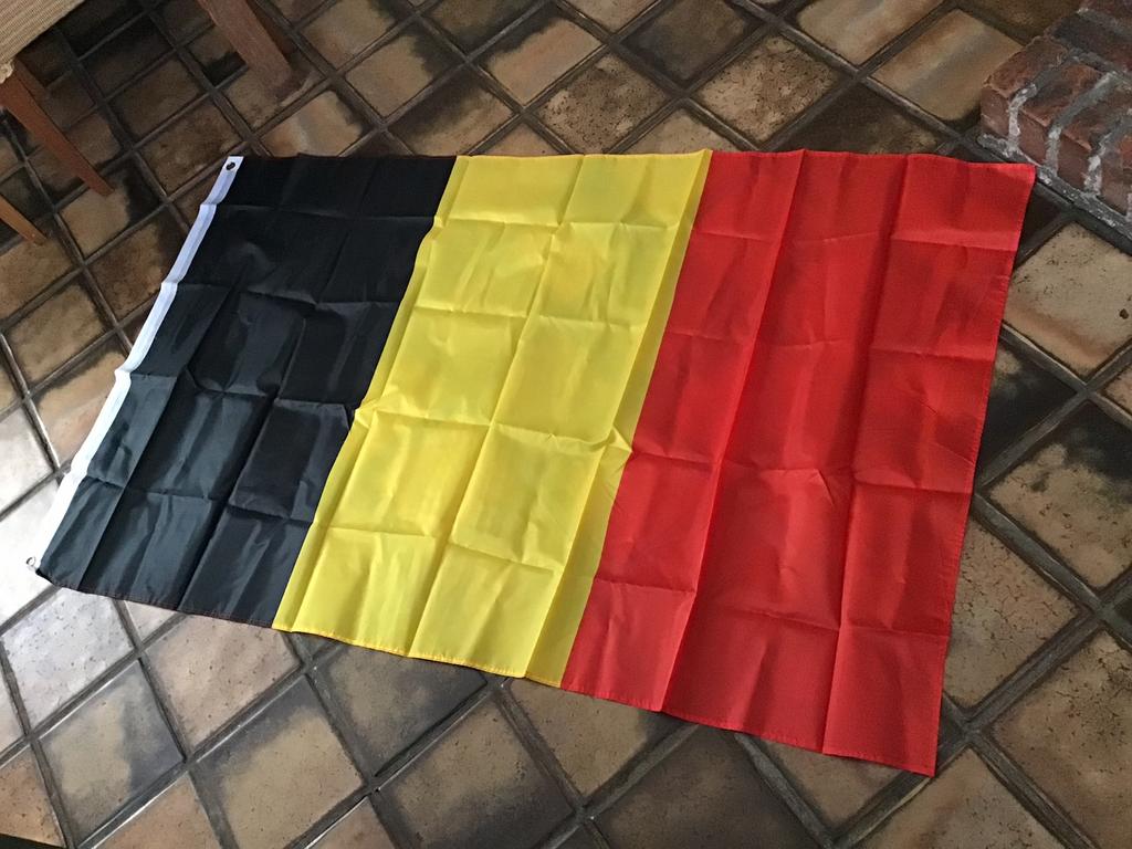 Nieuwe Belgische vlag, Enlèvement ou Envoi, Comme neuf