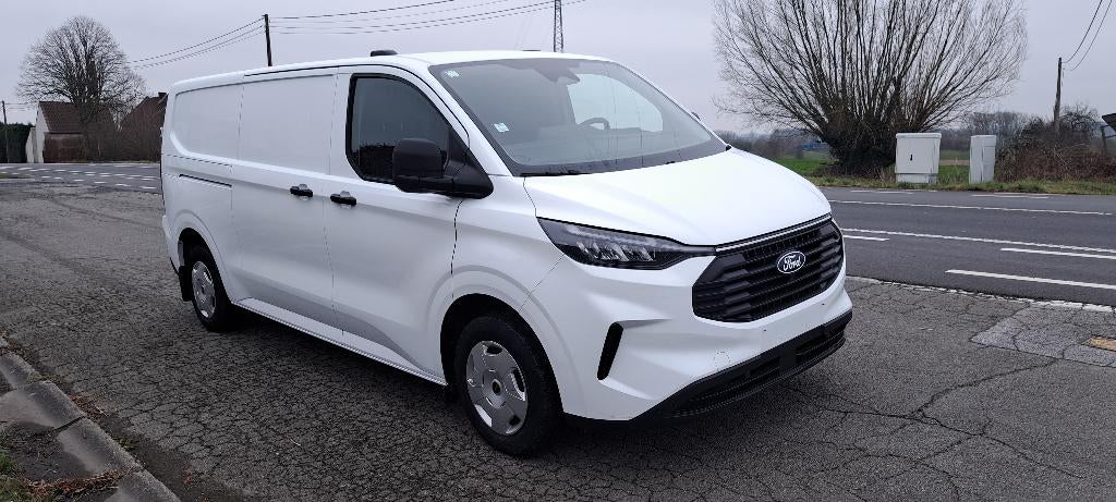 FORD TRANSIT CUSTOM L2H1 03/2024, Autos, 100 kW, Achat, Euro 6, 3 places