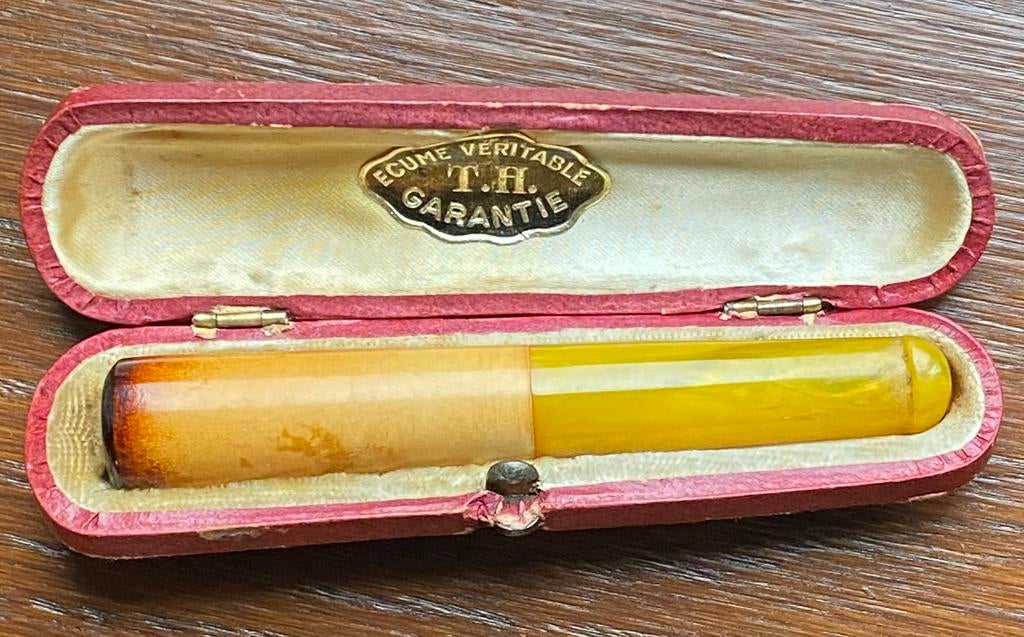 Oude sigarettenhouder, in schuim en zijn hoesje., Verzamelen, Rookartikelen, Aanstekers en Luciferdoosjes, Gebruikt, Overige typen