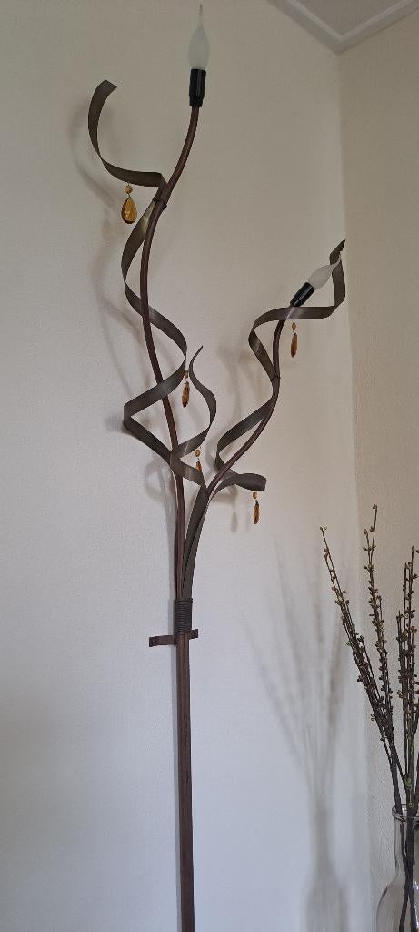 Landelijke koperen wandlamp met glazen druppels Renee Pans, Huis en Inrichting, Lampen | Wandlampen, Ophalen, Zo goed als nieuw