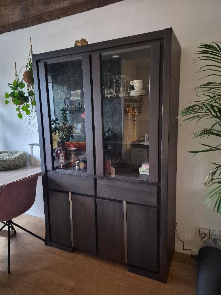 vitrinekast wengé, Ophalen, Met plank(en), 100 tot 150 cm, Zo goed als nieuw