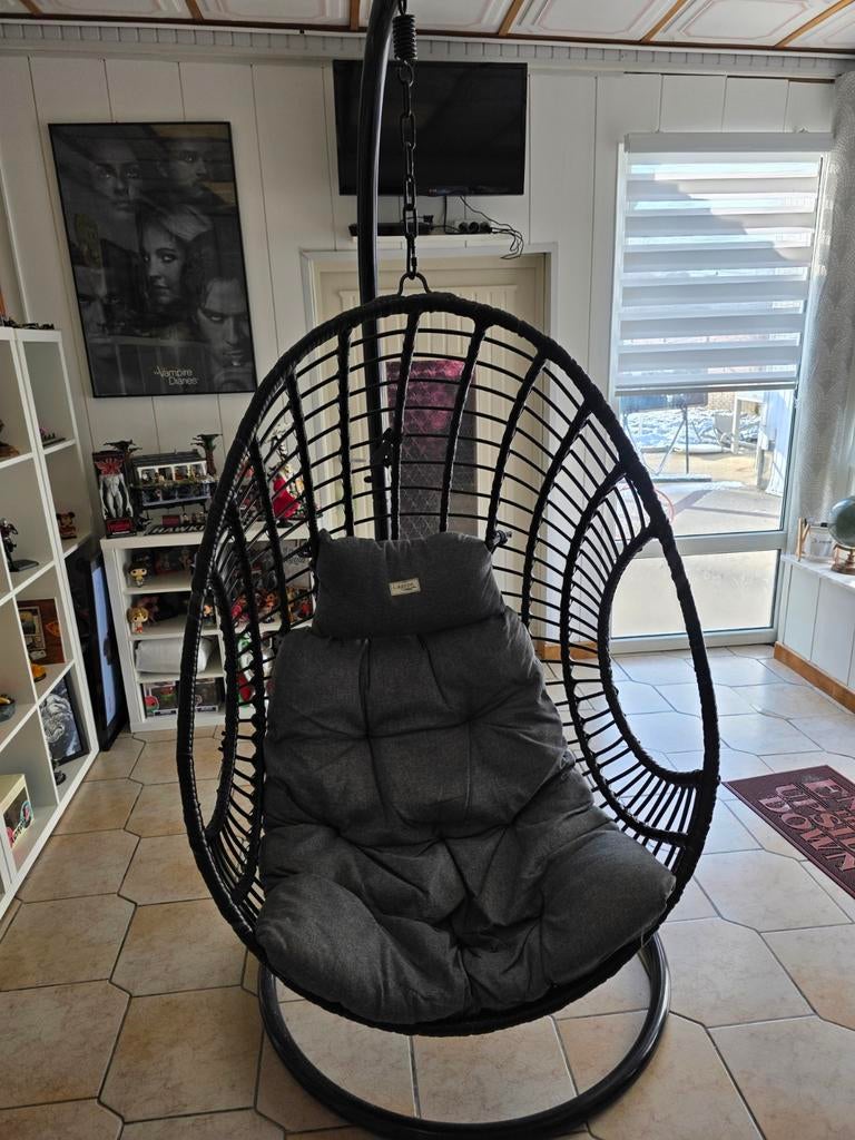 Oeuf suspendu (fauteuil suspendu), Enlèvement