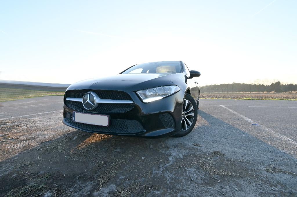 Mercedes-Benz A180d limousine, Autos, Mercedes-Benz, Classe A, Boîte manuelle, Entretenue par le concessionnaire, Noir