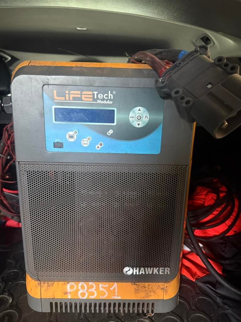 Oplader heftruck elektrische Toyota hawker, Ophalen, Heftruck