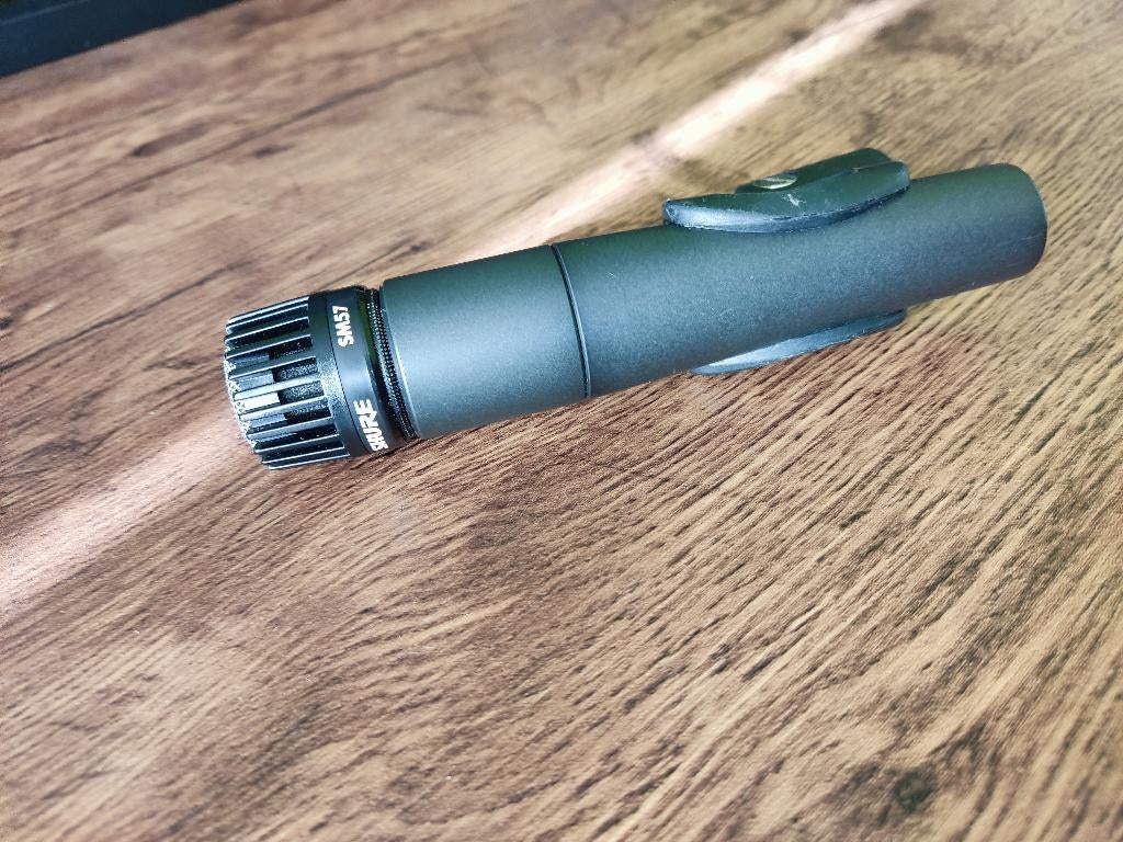 microphone shure sm57, Musique & Instruments, Microphones, Enlèvement ou Envoi, Comme neuf, Micro pour instrument