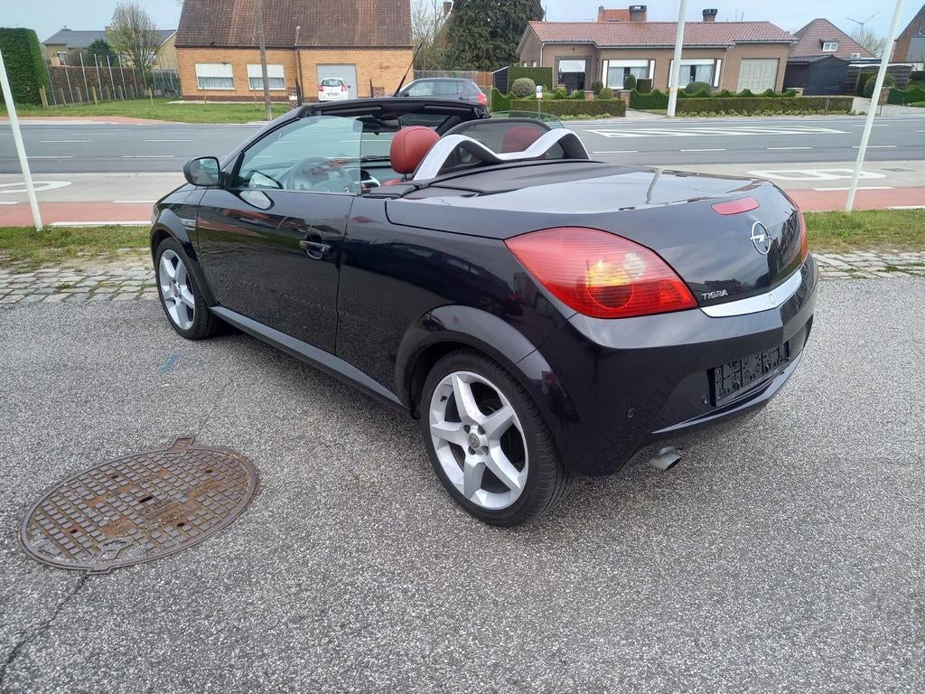 Opel tigra benzine gekeurd bj 2009, Auto's, Opel, Particulier, Tigra, Radio, Benzine, Leder, Ophalen
