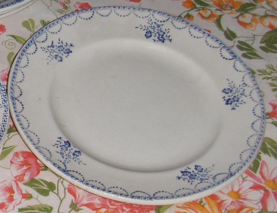 Assiette à dessert semi vitrifiée de ceranord st amand 427., Enlèvement ou Envoi