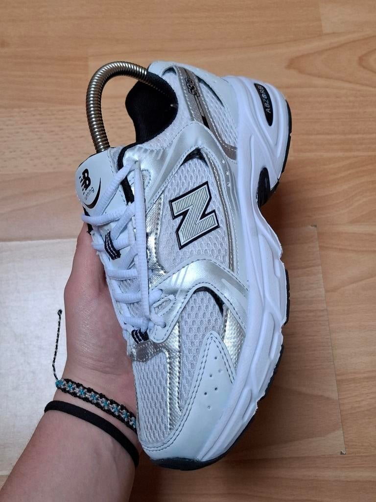New Balance 530 Argent & Blanc  | État neuf | Taille 39, Ophalen of Verzenden
