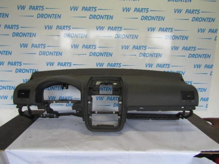 Dashboard van een Volkswagen Golf, Gebruikt, -, Volkswagen, -