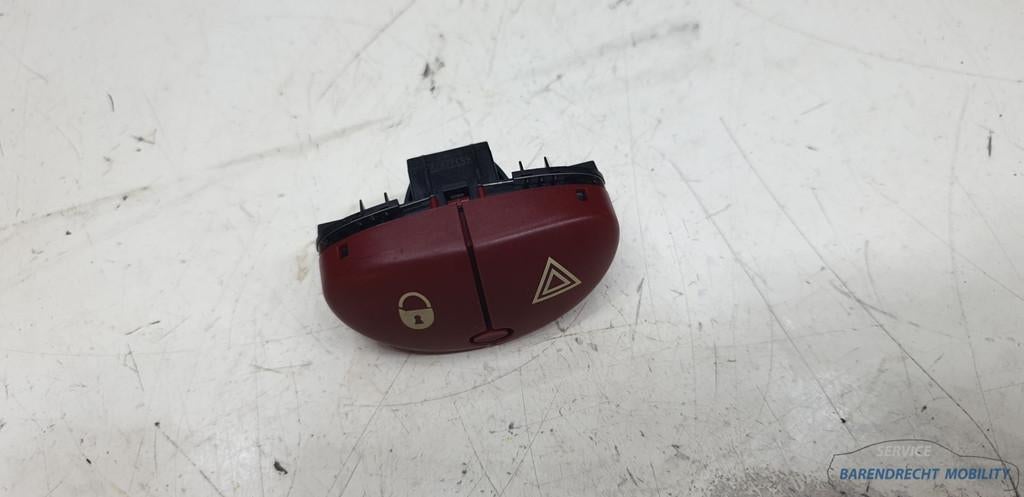 Contacteur de feux de d tresse Peugeot 206 (2A/C) 1998 1999, Autos : Pièces & Accessoires, Taurusavenue 1
2132 LS  Hoofddorp, NL