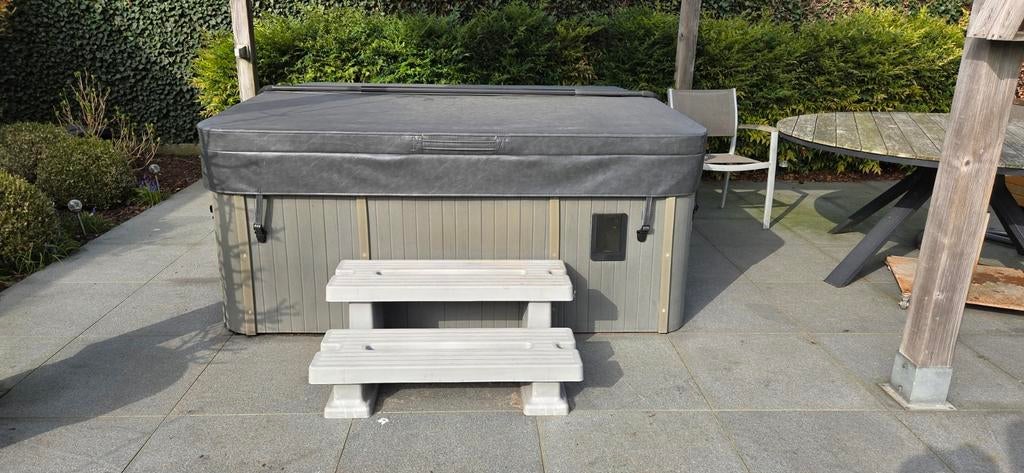 Jacuzzi Sunspa Nice, Tuin en Terras, Bubbelbaden en Hottubs, Ophalen, Trap, Vast