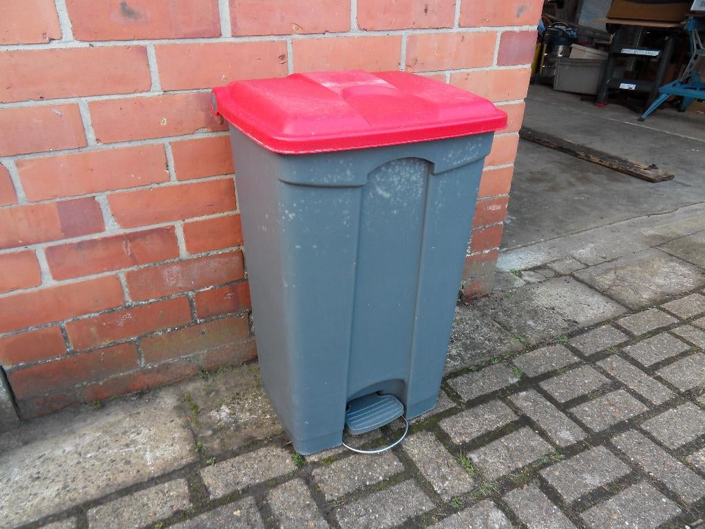 Vuilbak met pedaal, Huis en Inrichting, Ophalen, Kunststof, Gebruikt, Met pedaal