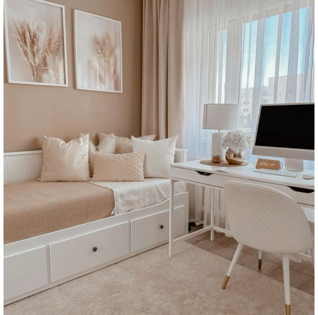 Hemnes  bedbank ikea met 3 lades, Huis en Inrichting, Slaapkamer | Bedden, Ophalen