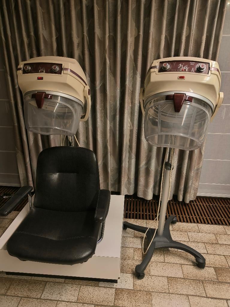 GRATIS: haardroger op voet + haardroger op zetelblok, Ophalen, Gebruikt, Haarverzorging
