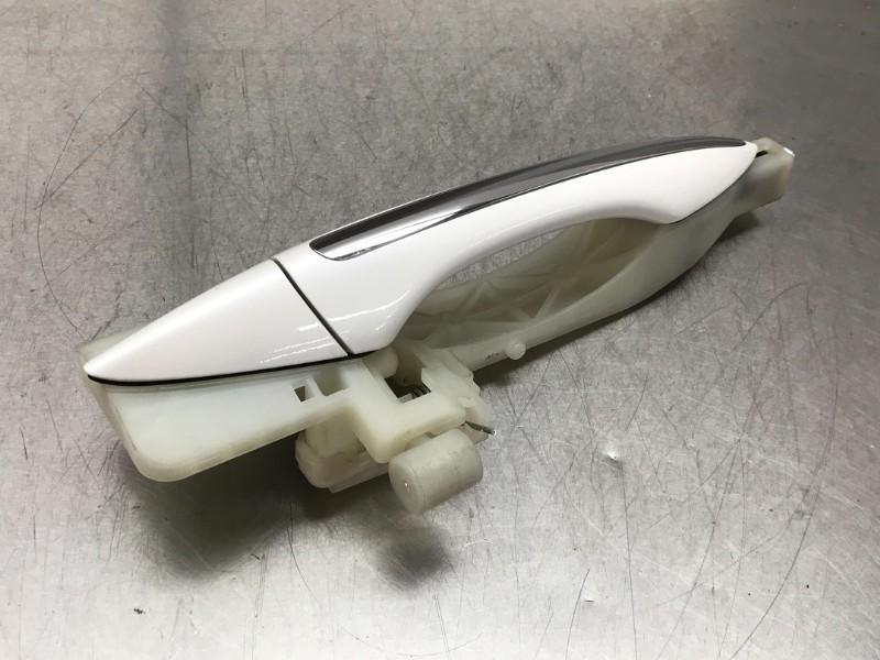 POIGNEE EXTERIEURE ARRIÈRE DROITE Hyundai i40 CW (VFC), Dhr. M. Roggen, Stadsweg 37 37
9917 PV  WIRDUM GR., NL, Hyundai, Arrière