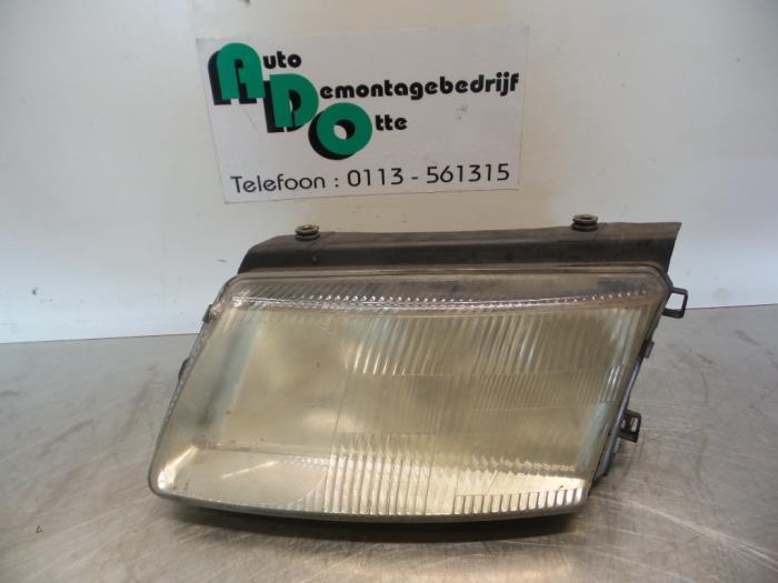 Phare gauche d'un Volkswagen Passat (Passat 96-), Autos : Pièces & Accessoires, Éclairage, Volkswagen, Utilisé, 3 mois de garantie