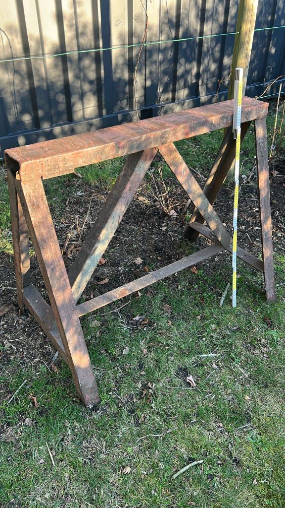 Zware ijzeren schraag 88cm, Doe-het-zelf en Bouw, Werkbanken, Ophalen, Gebruikt